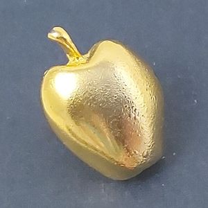 Vtg Big Apple pin, goldtone